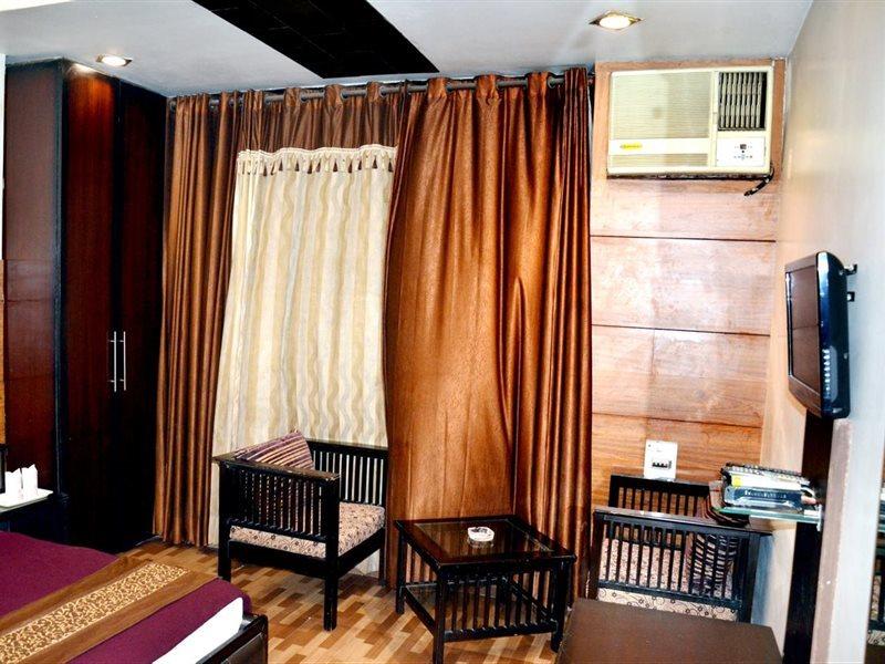 Hotel B.R. Inn Pānīpat Extérieur photo