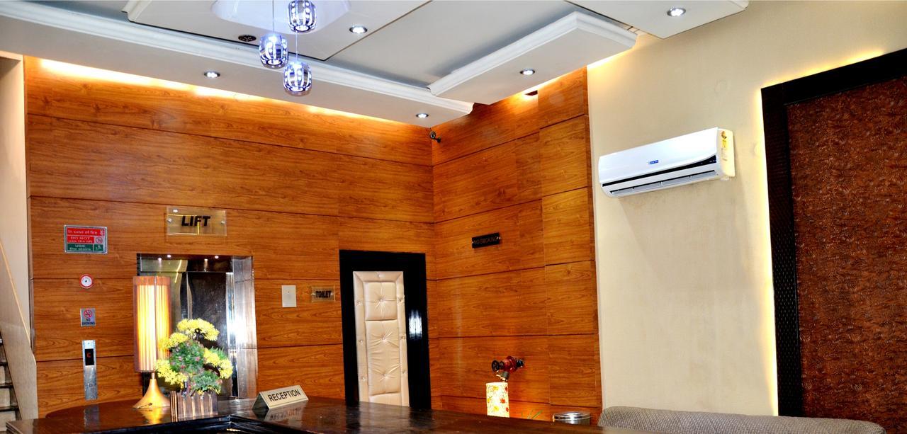 Hotel B.R. Inn Pānīpat Extérieur photo