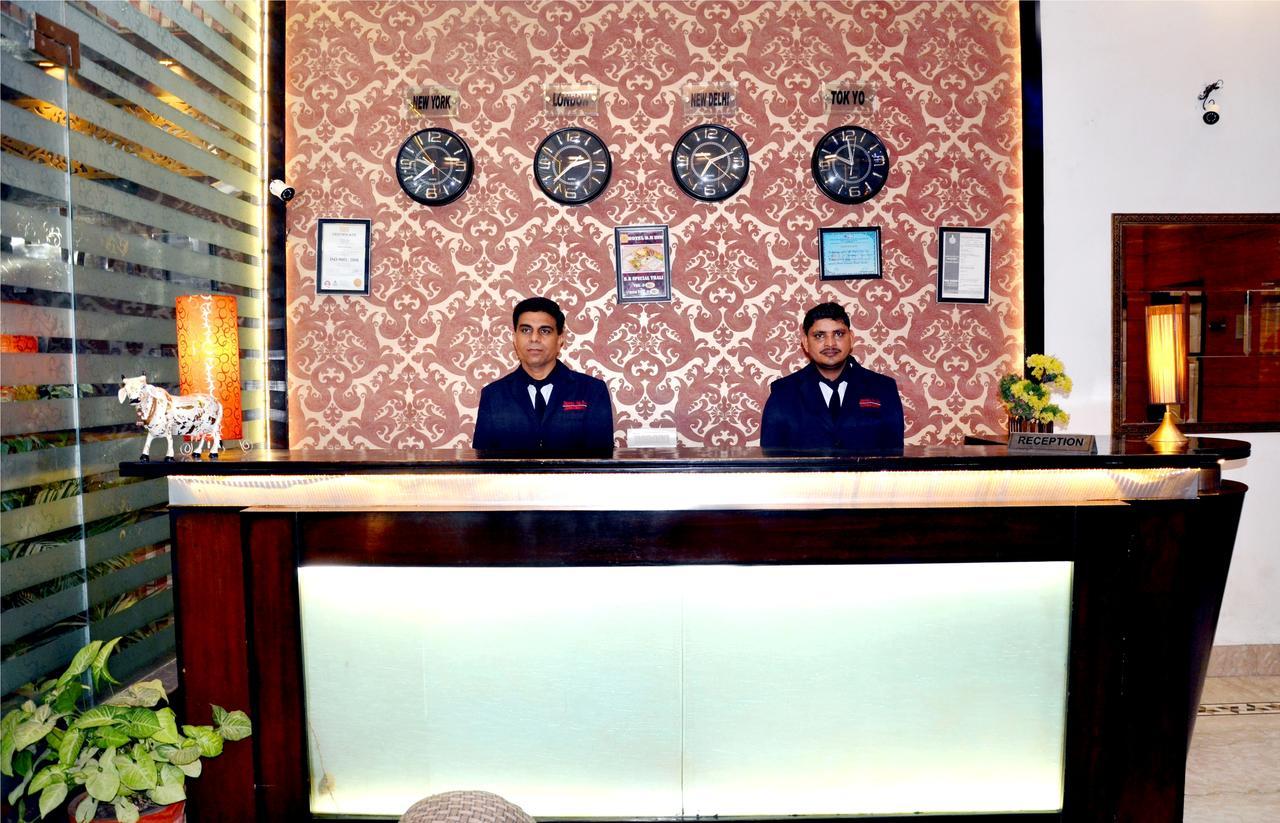 Hotel B.R. Inn Pānīpat Extérieur photo